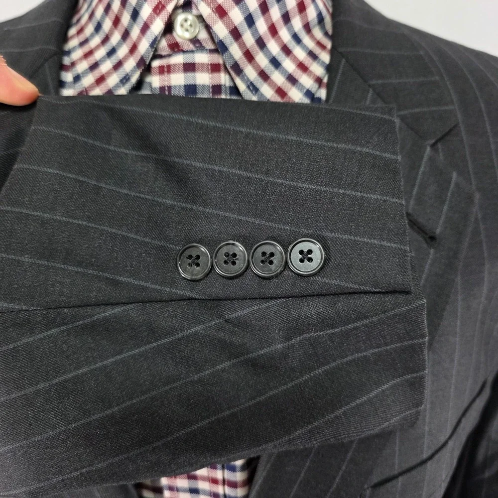 Joseph Abboud Men's Sport Coat Blazer Two Button‎ Charcoal Striped Wool Size 42R